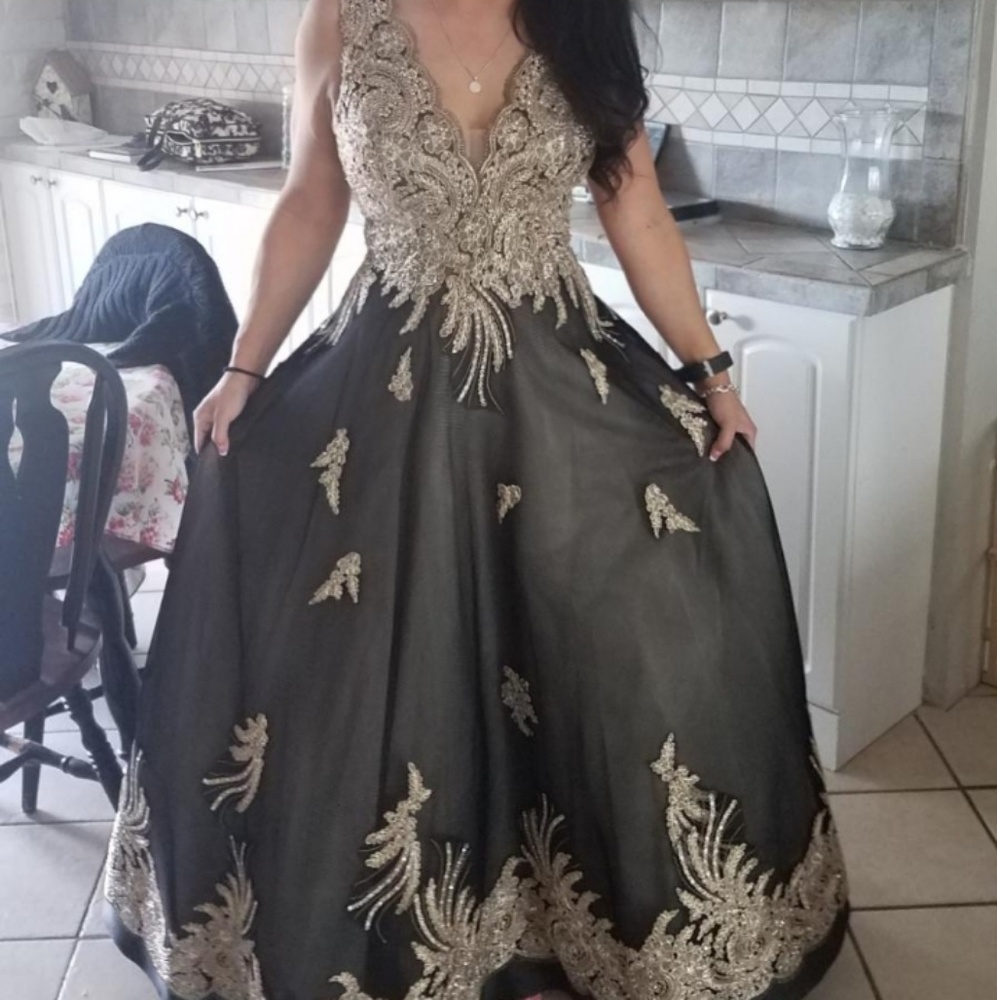 Ball dress - Picture 4 of 4